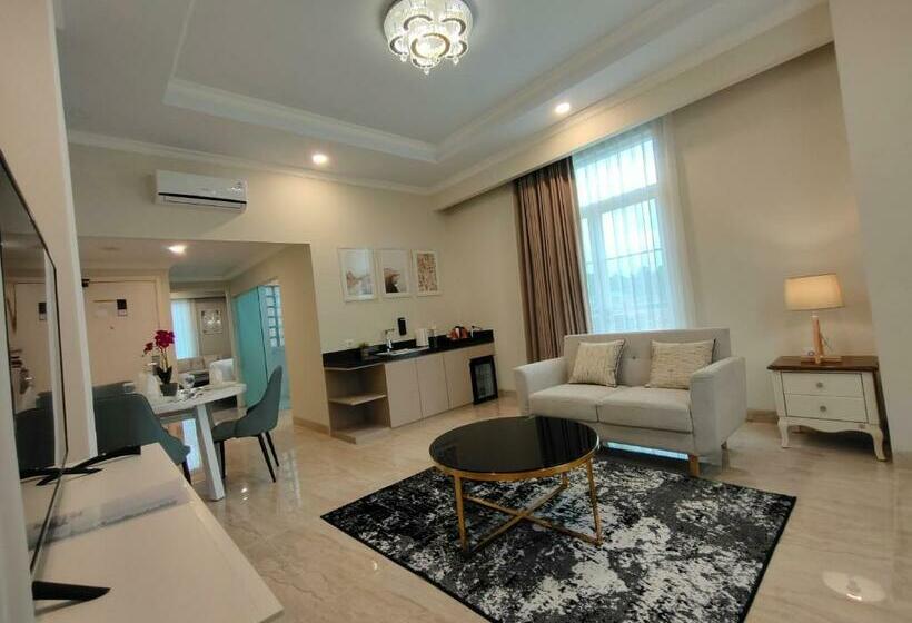 סוויטה אקזקיוטיב, Villa Emitta