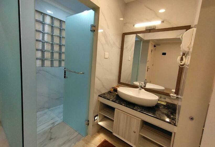 סוויטה אקזקיוטיב, Villa Emitta