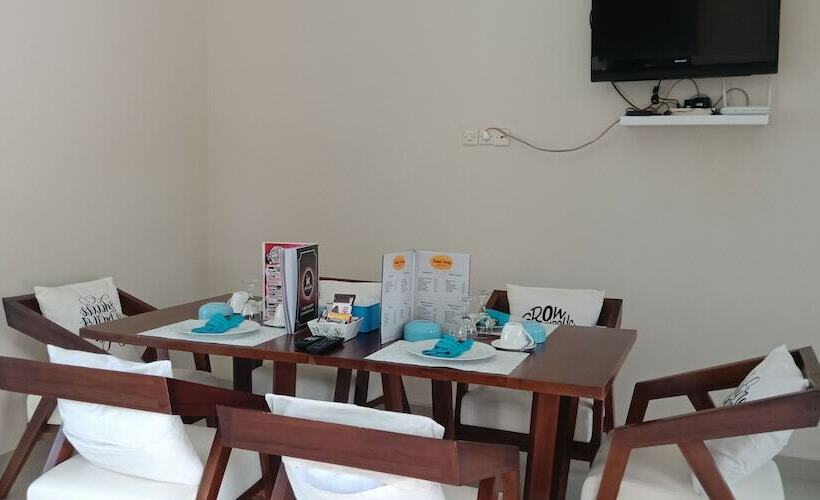 Вилла Deluxe 2 Спальни, Abhaya Villa