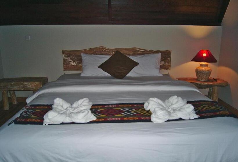 חדר דלוקס, Ghamed Sari