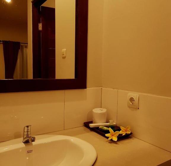 חדר סטנדרט נוף לבריכה, Ghamed Sari