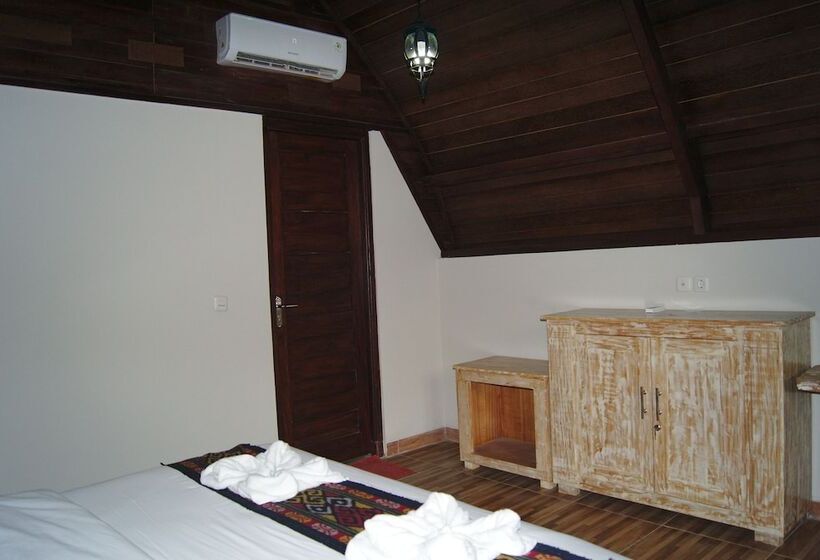 חדר דלוקס, Ghamed Sari