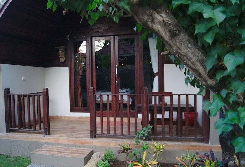 חדר דלוקס, Ghamed Sari