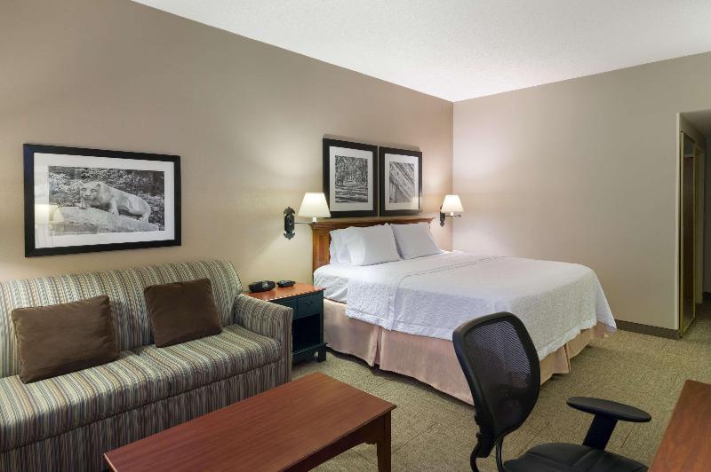 חדר דלוקס, Ghamed Sari