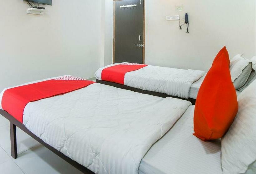 غرفة كلاسيكية ثلاثية, Oyo 69652 Om Restaurant And Guest House