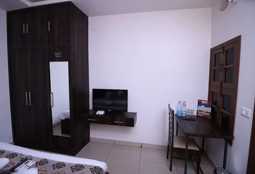 Quarto Deluxe, Visit