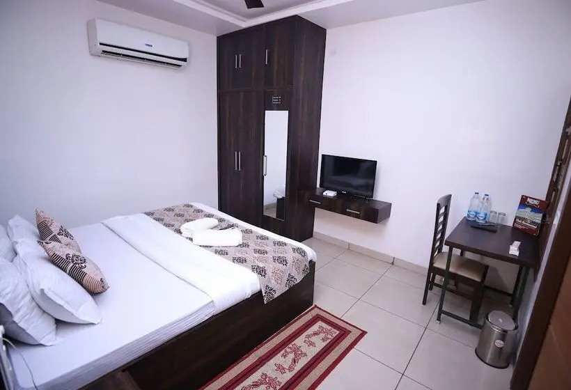Quarto Deluxe, Visit