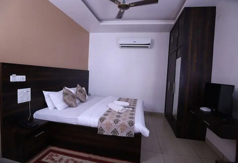 Quarto Deluxe, Visit