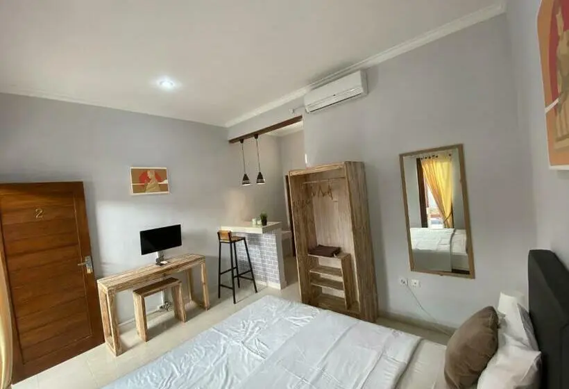スタンダードスタジオ, Lagriya Guest House