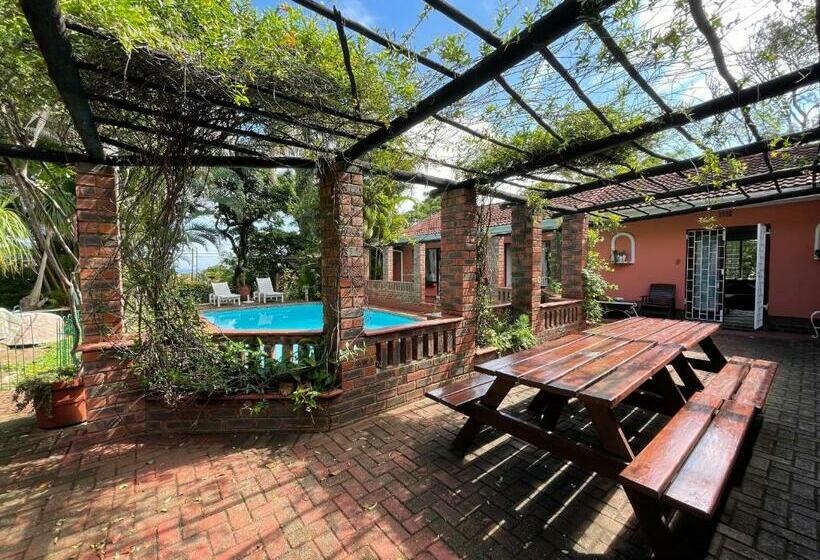 Номер Стандарт Вид на Бассейн, Positano Lodge