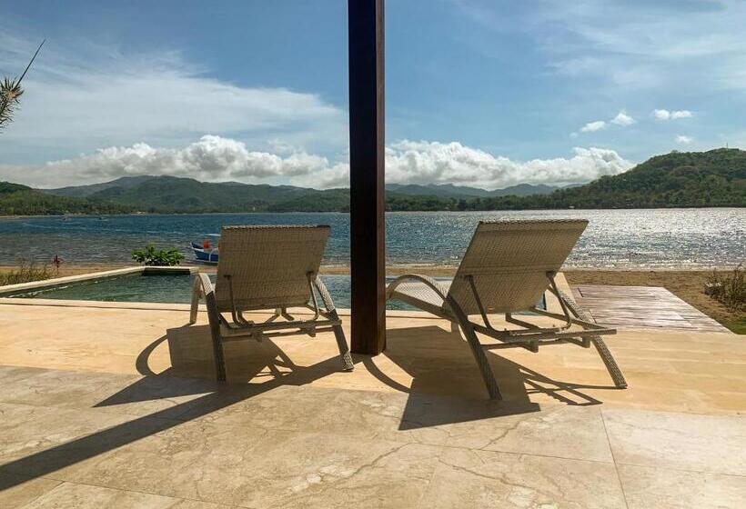 וילה עם חדר שינה אחד ובריכת שחיה, The Club Villas Lombok