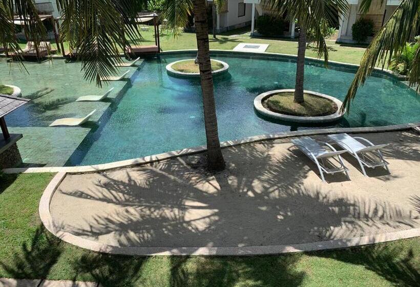Вилла 2 Спальни, The Club Villas Lombok