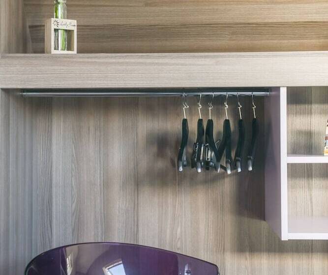 اتاق استاندارد سه نفره, Hôtel De Charonne