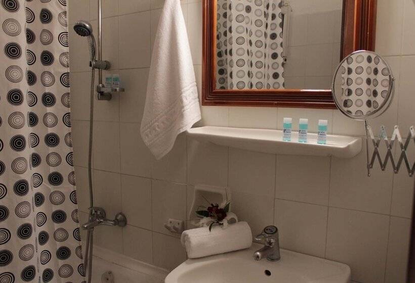 غرفة قياسية ثلاثية, Famissi