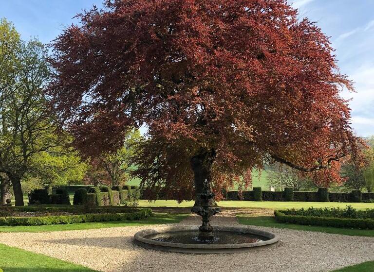 스위트, Gisborough Hall