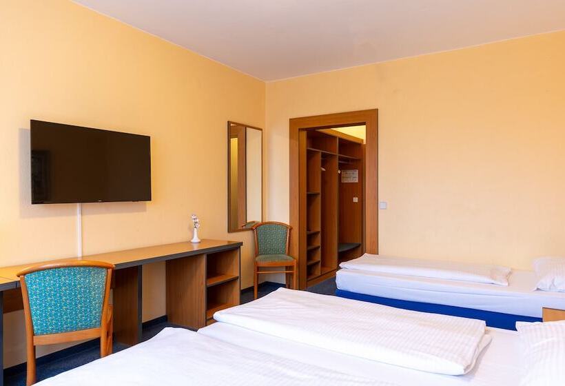 اتاق استاندارد سه نفره, Good Morning + Berlin City East