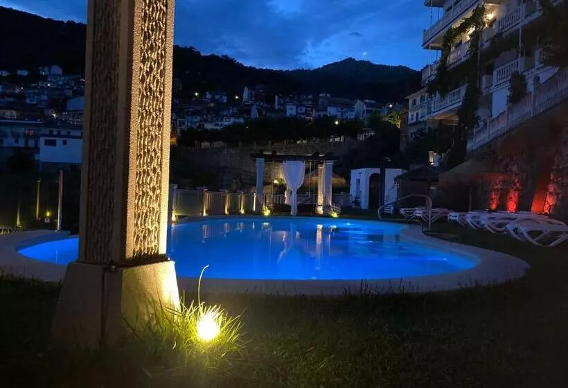 プールビュージュニアスイート, Hostal El Cerro  Only Adults
