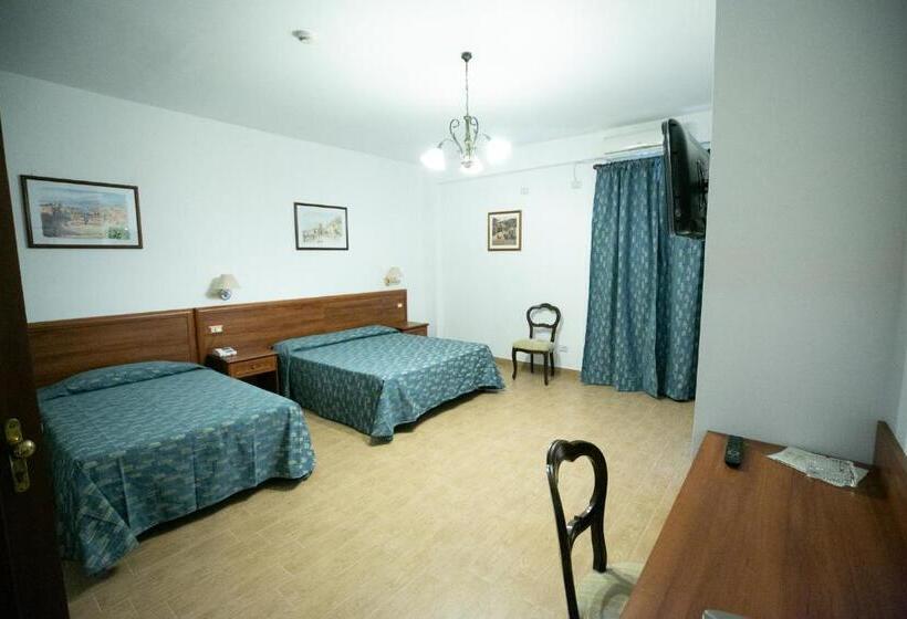 スタンダードトリプルルーム, La Riva