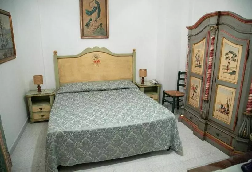اتاق کلاسیک, La Riva