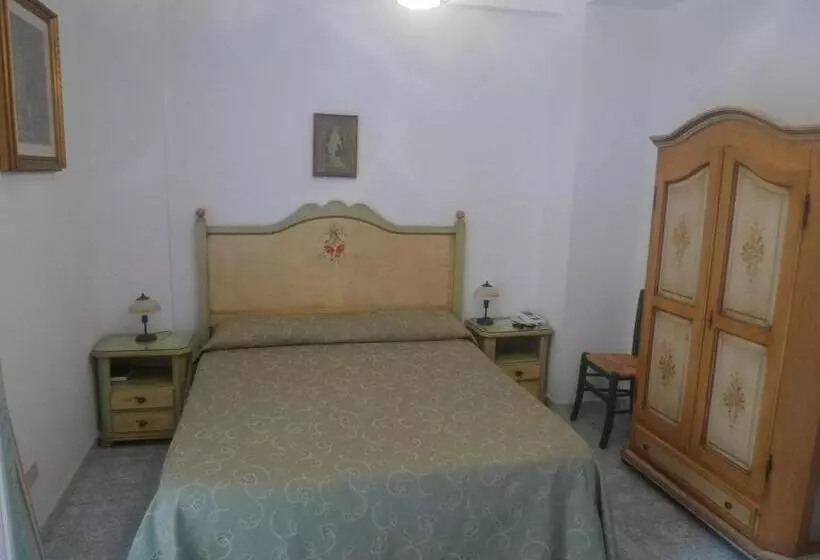 اتاق کلاسیک, La Riva