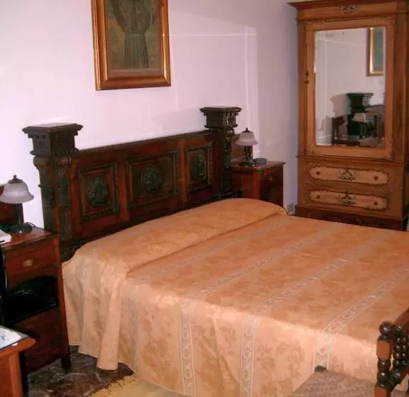 اتاق کلاسیک, La Riva