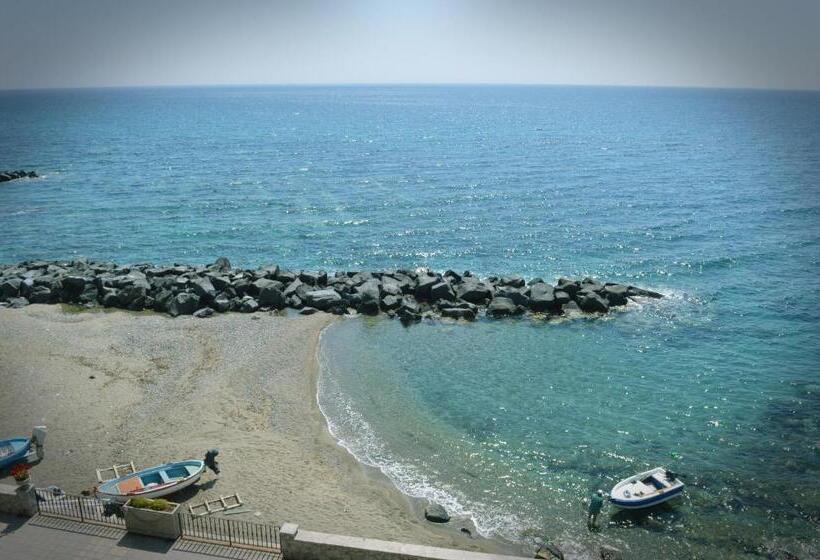 オーシャンビュークラシックルーム, La Riva