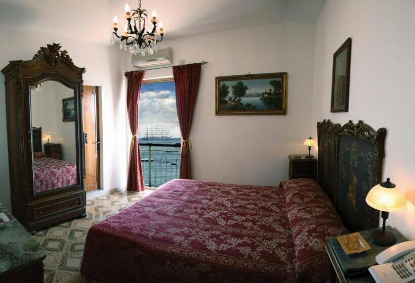 オーシャンビュークラシックルーム, La Riva