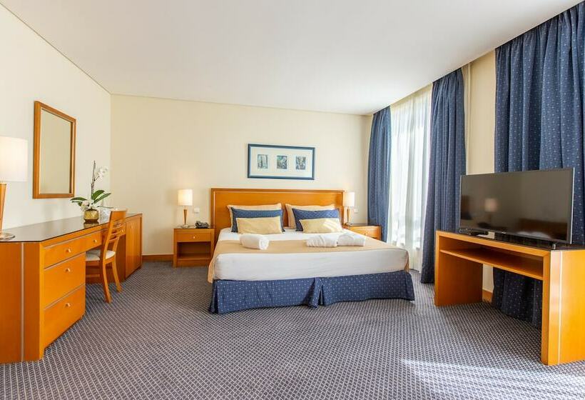 주니어 스위트, Ms Vila Nova