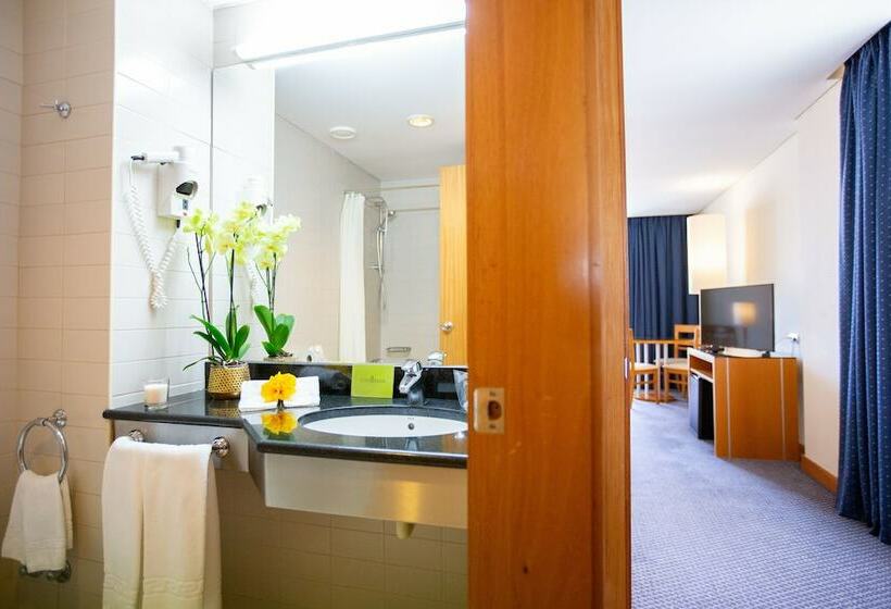 주니어 스위트, Ms Vila Nova