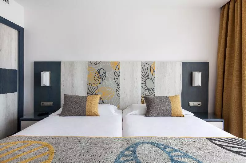 اتاق خانوادگی, Hotel Riu Chiclana - All Inclusive