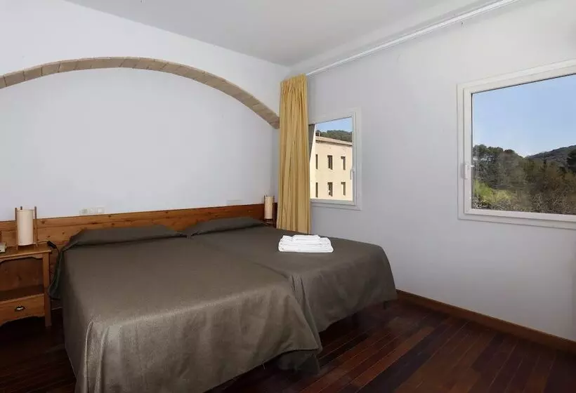 Standard Room, Monestir De Les Avellanes