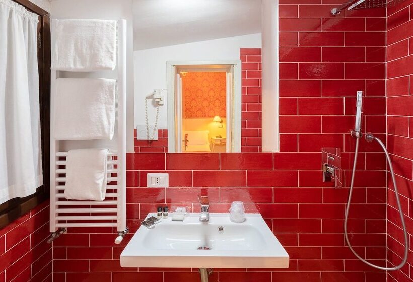 اتاق اکونومی, San Giorgio