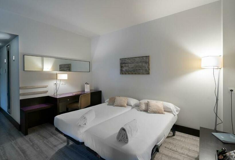 اتاق خانوادگی, Vincci Maritimo