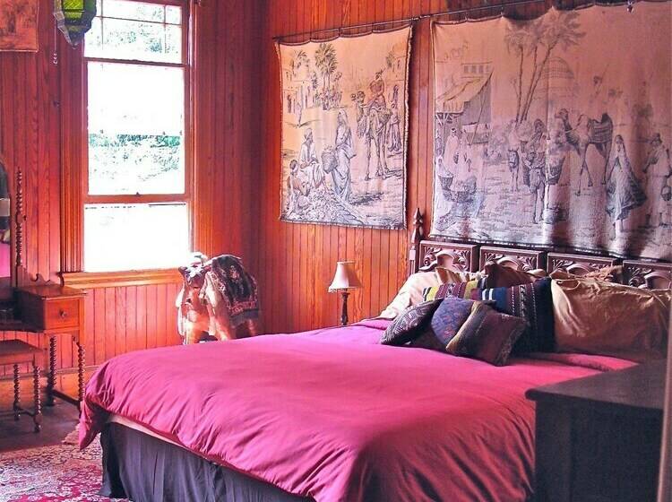 غرفة كلاسيكية سرير مزدوج, Spillian