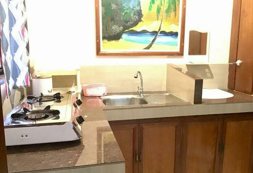 اتاق استاندارد چهار تخته, Ferranco Tourist Inn