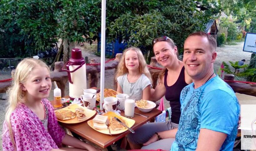 اتاق خانوادگی, Ferranco Tourist Inn