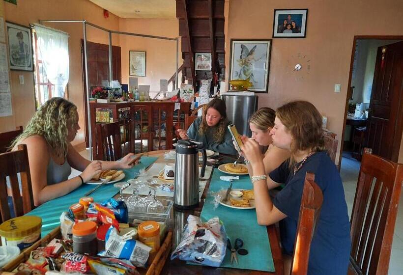 اتاق اکونومی یک تخته, Ferranco Tourist Inn