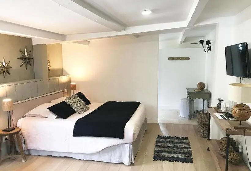 سوییت با چشمانداز استخر, Bastide Nomade Guest House