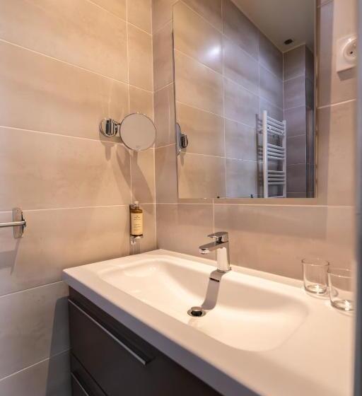 四人标准间, Domaine Castell De Blés