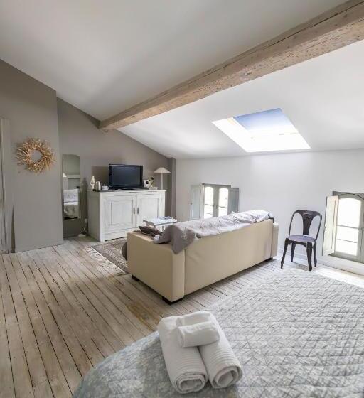 四人标准间, Domaine Castell De Blés