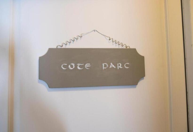 四人标准间, Domaine Castell De Blés