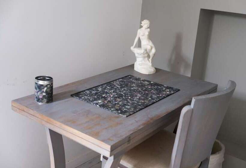 四人标准间, Domaine Castell De Blés