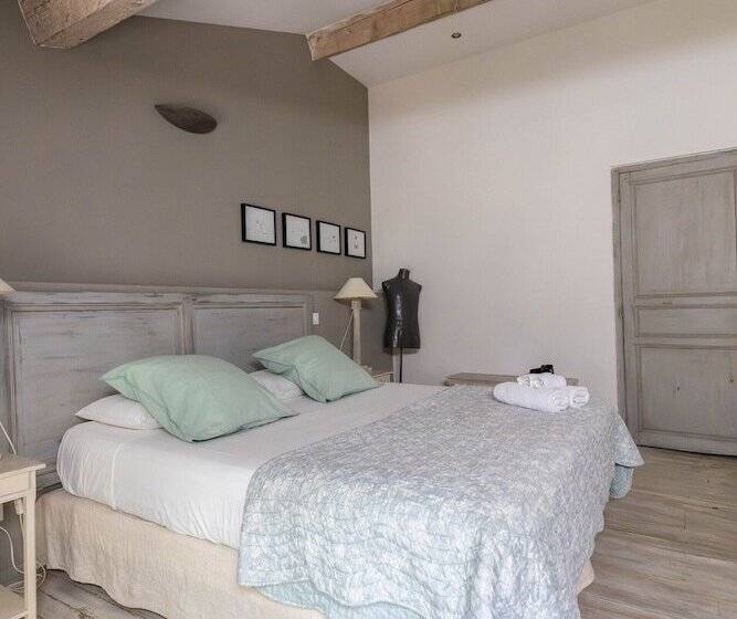 四人标准间, Domaine Castell De Blés