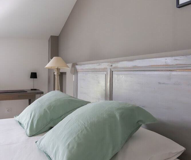 四人标准间, Domaine Castell De Blés