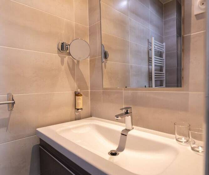 四人标准间, Domaine Castell De Blés