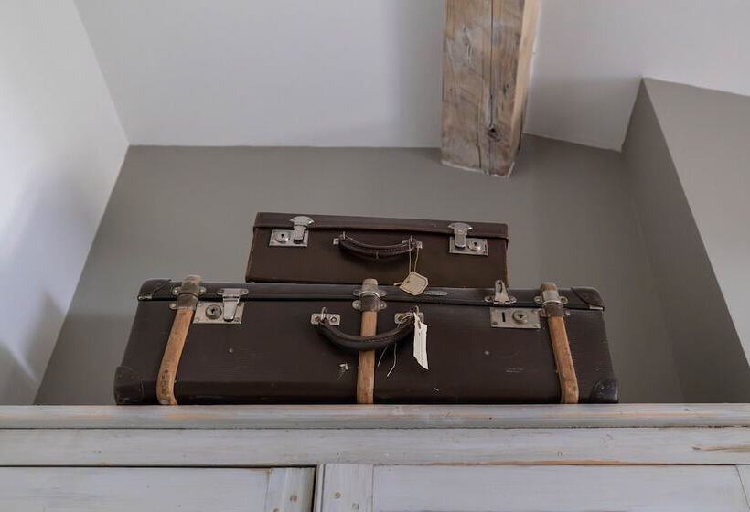 四人标准间, Domaine Castell De Blés