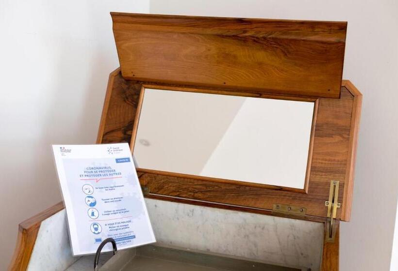 四人标准间, Domaine Castell De Blés