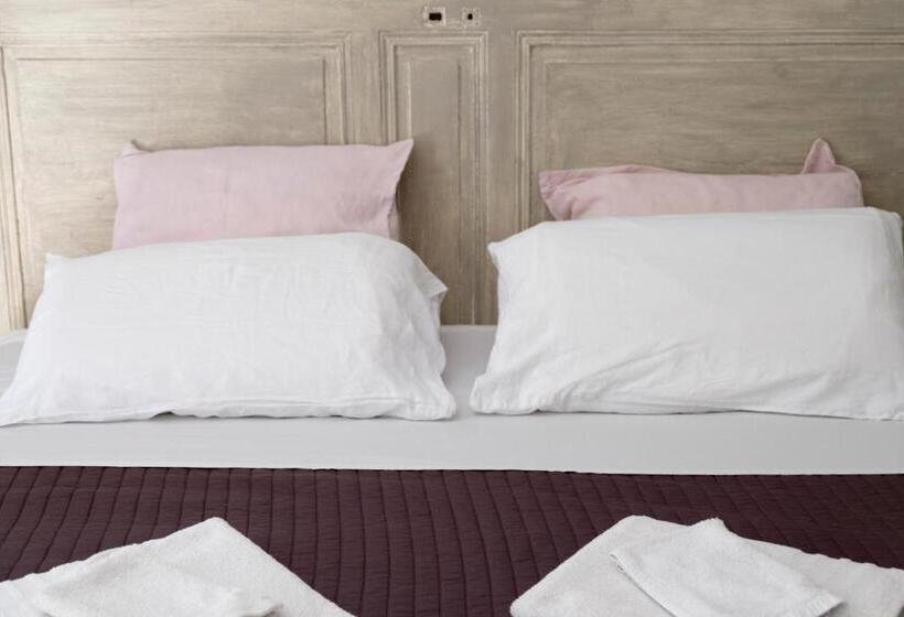 四人标准间, Domaine Castell De Blés