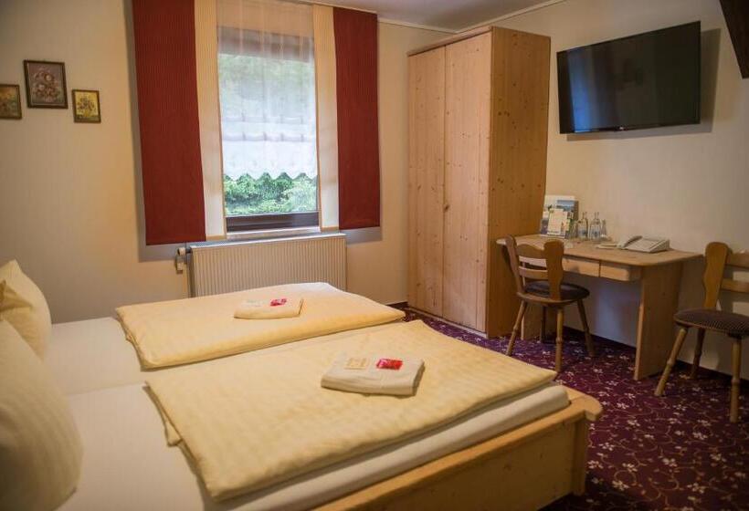 베이직 3인 룸, Flair Waldhotel Mellestollen