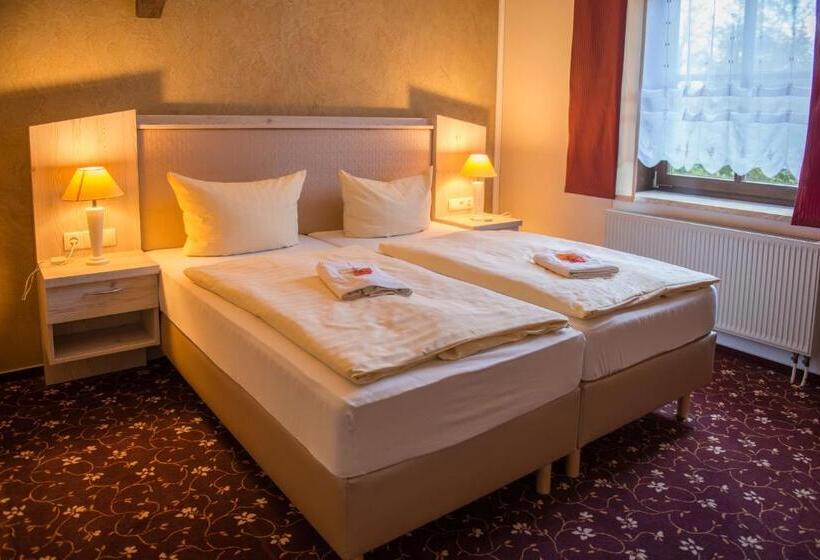 베이직 3인 룸, Flair Waldhotel Mellestollen